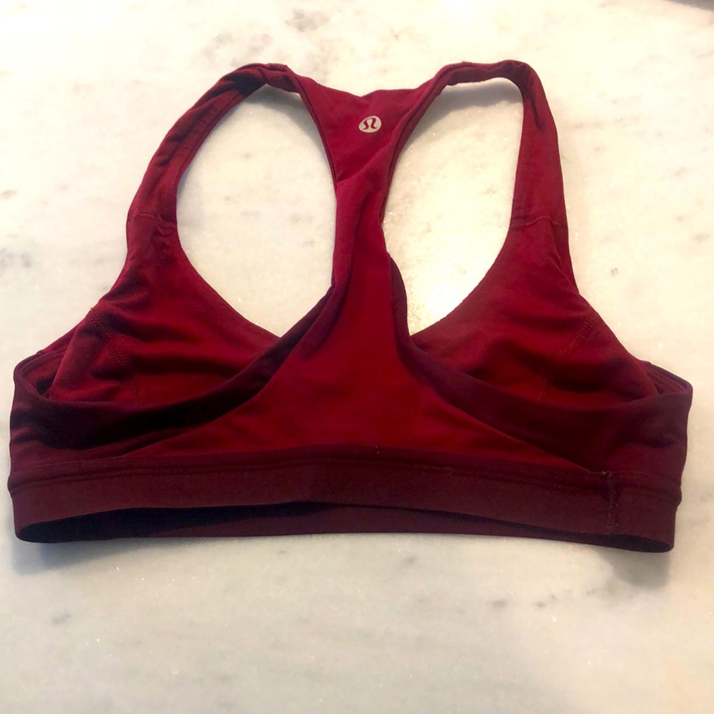 Lululemon size 4 sports bra